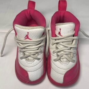 Toddler White and Pink Basketball Sneakers - Style -1Y 7c Nike Retro GP & rare.